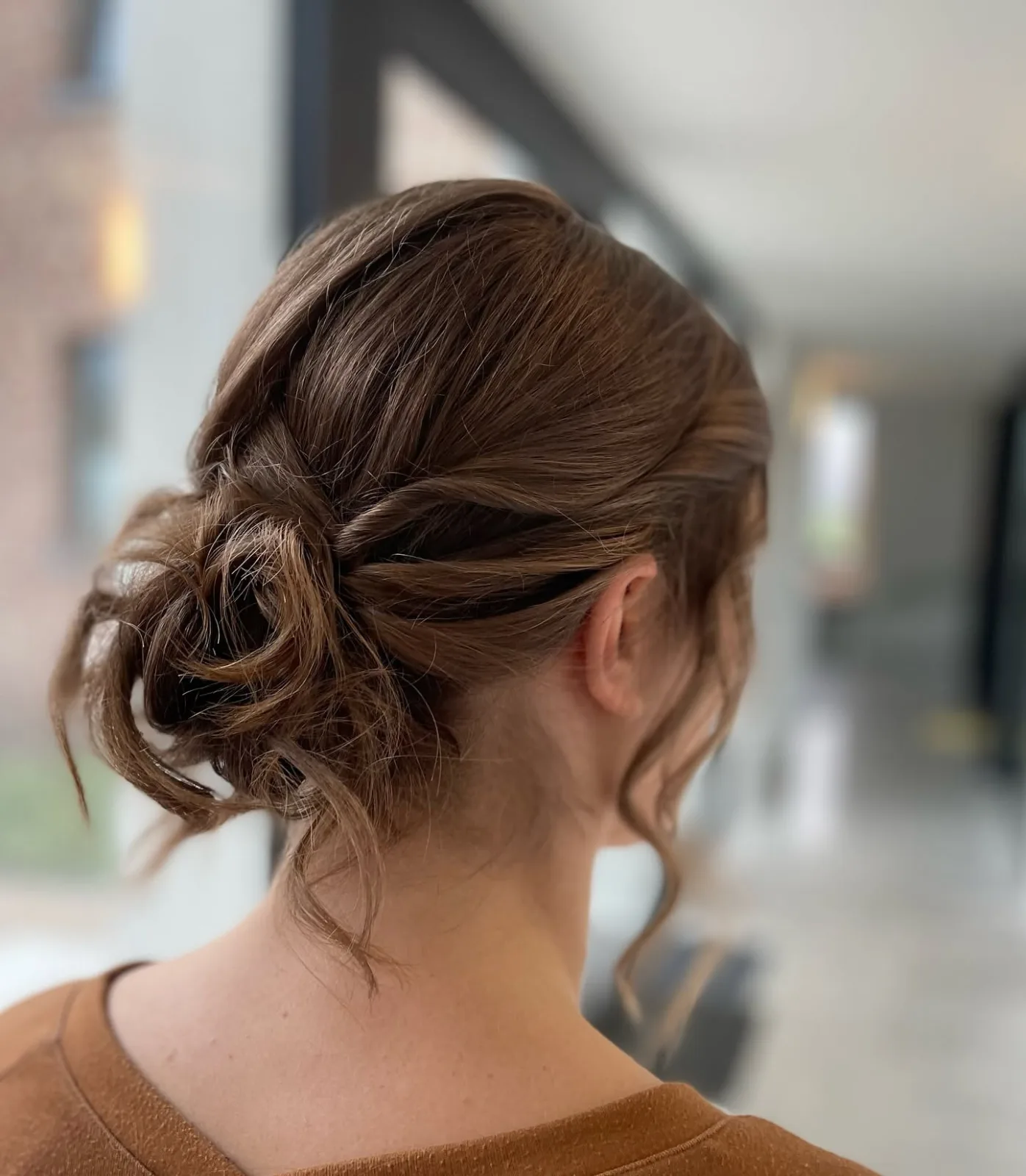Opsteekkapsels bij Haarsalon Magnifiek in Verrebroek