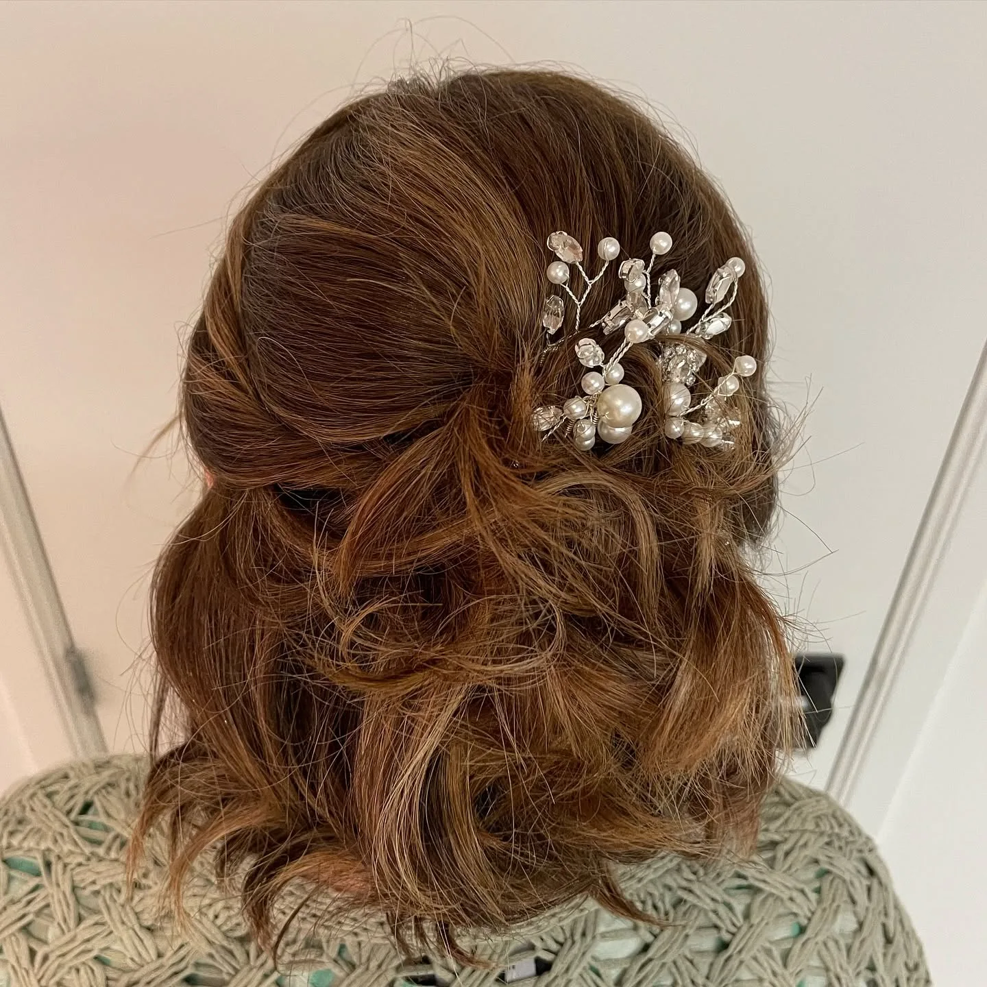 Opsteekkapsels bij Haarsalon Magnifiek in Verrebroek