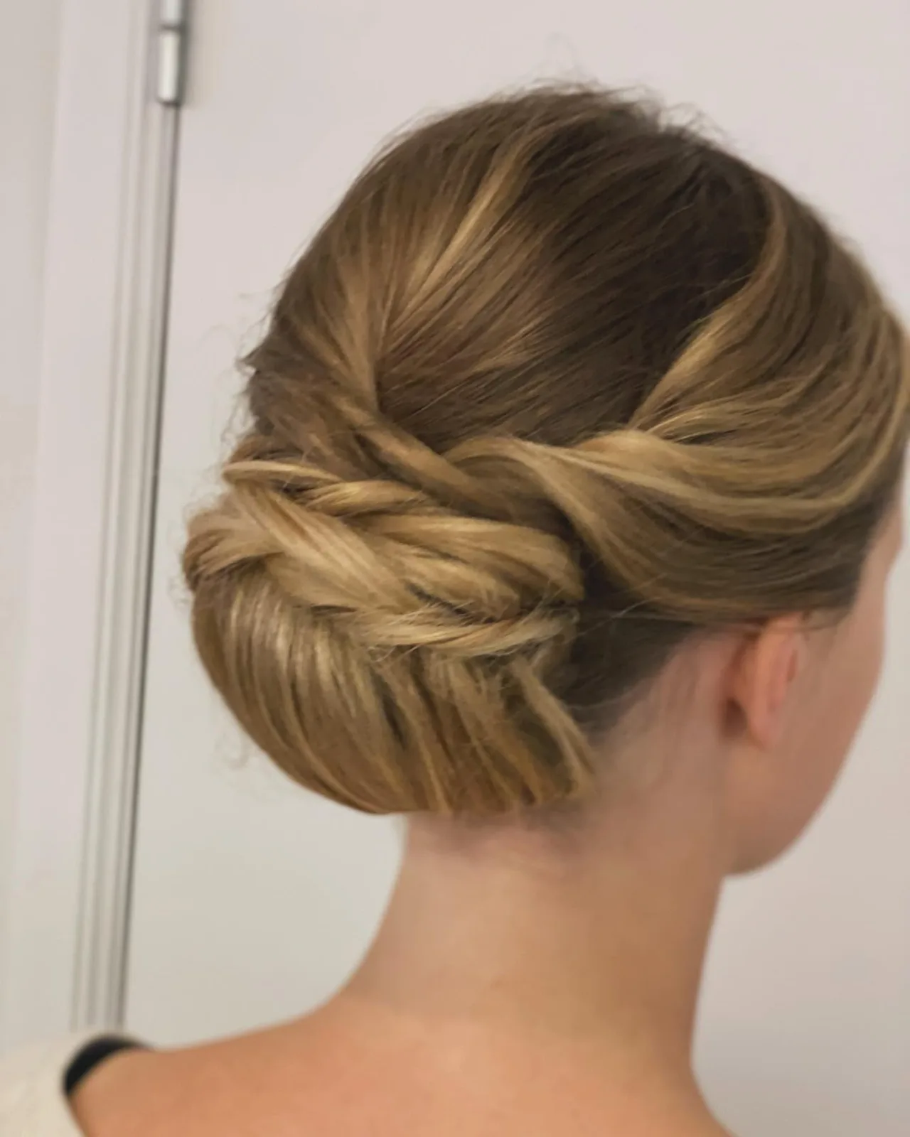 Opsteekkapsels bij Haarsalon Magnifiek in Verrebroek