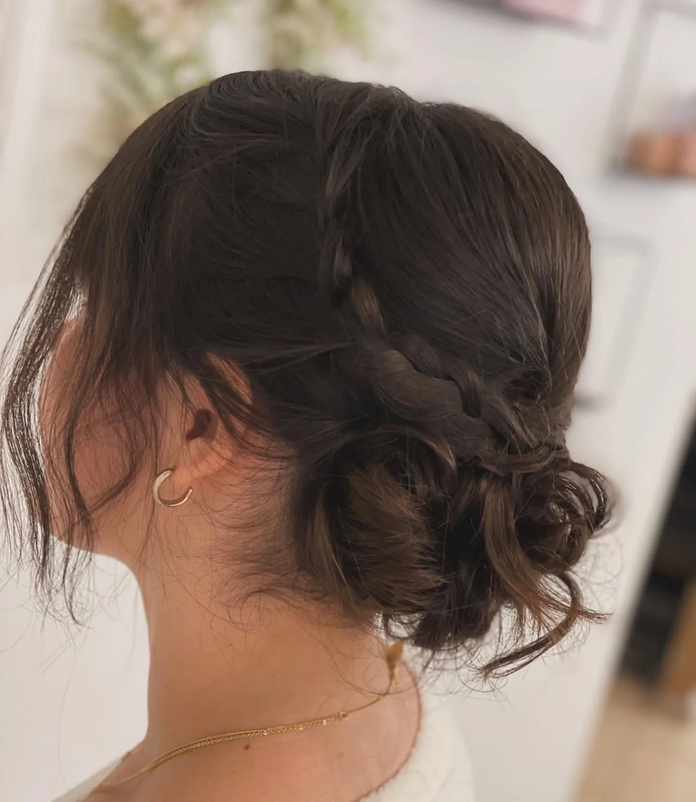 Opsteekkapsels bij Haarsalon Magnifiek in Verrebroek
