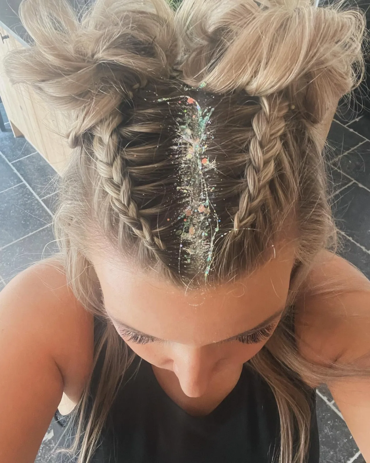 Opsteekkapsels bij Haarsalon Magnifiek in Verrebroek